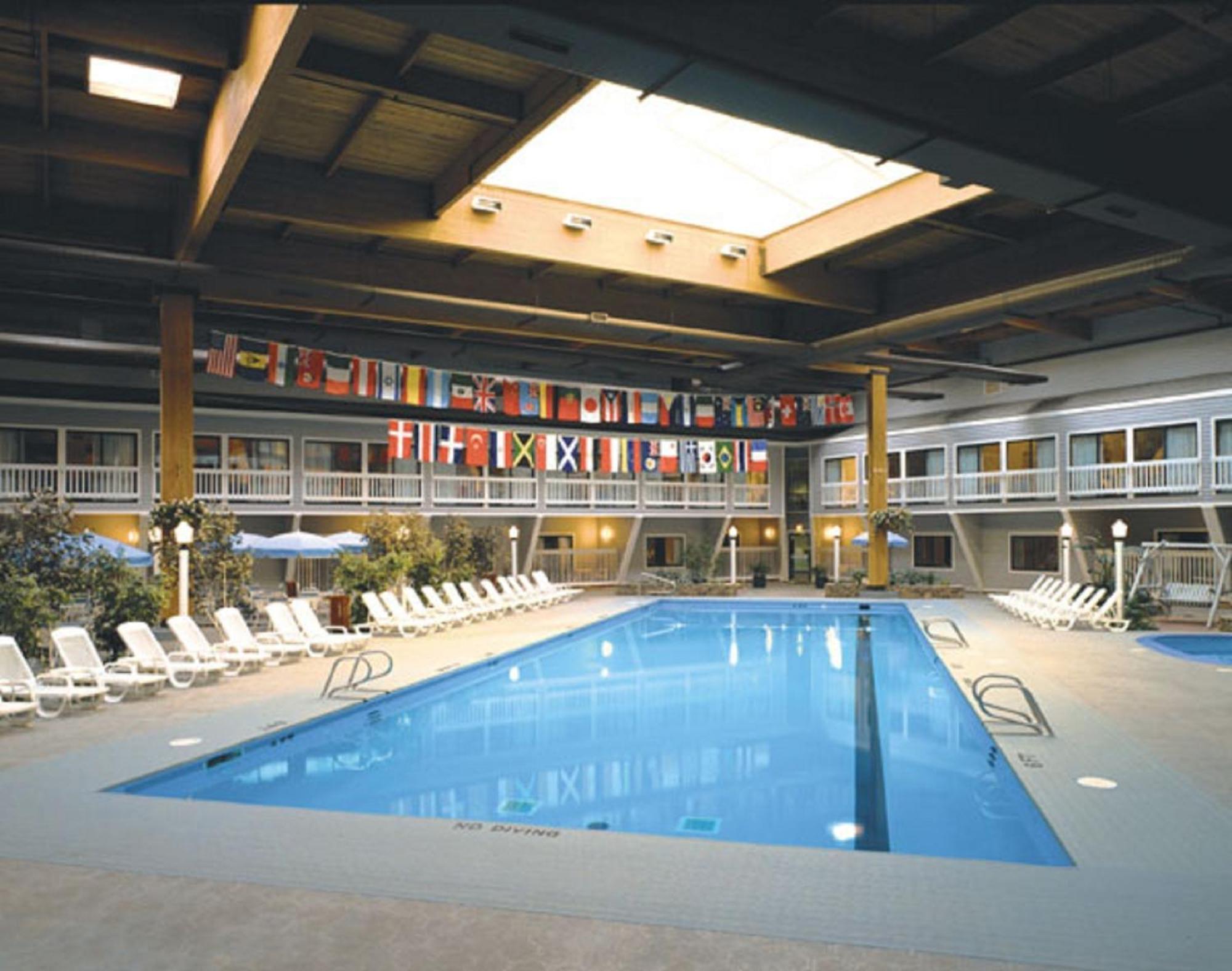 The Cove At Yarmouth Hotel West Yarmouth Exterior foto