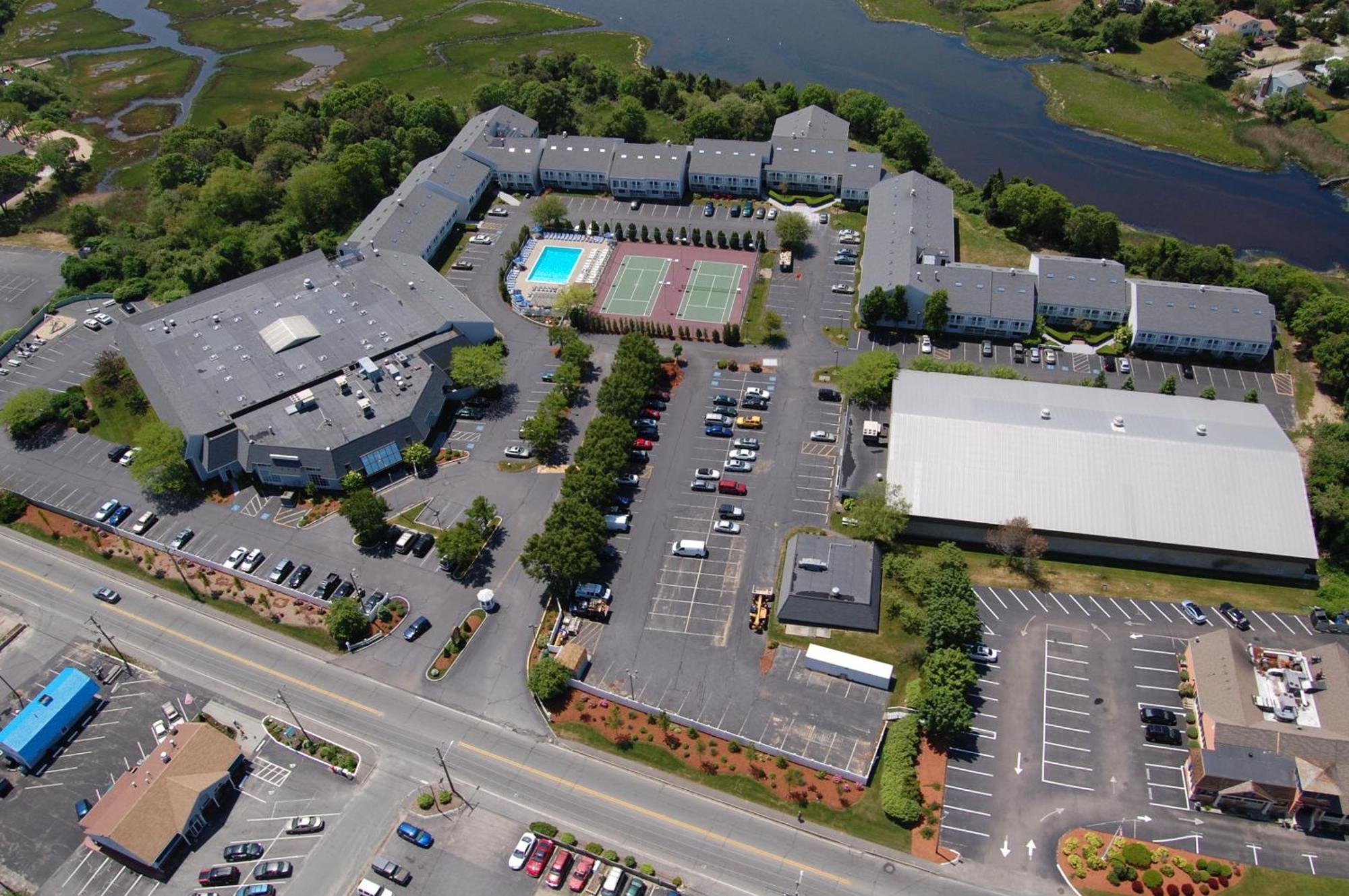 The Cove At Yarmouth Hotel West Yarmouth Exterior foto